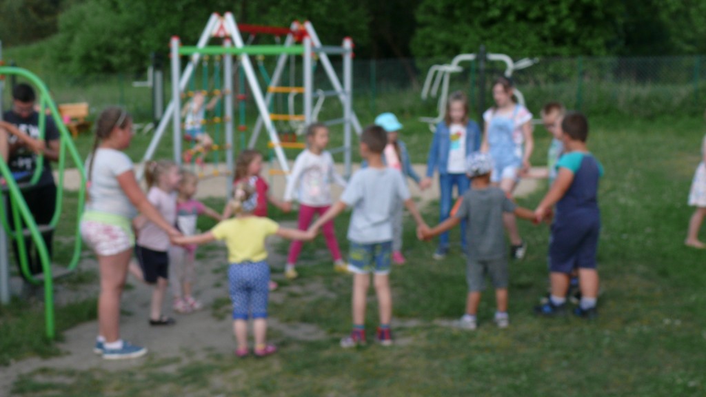 Radośnie i sportowo w świetlicach wiejskich w Śmiadowie, Juchowie oraz Radaczu